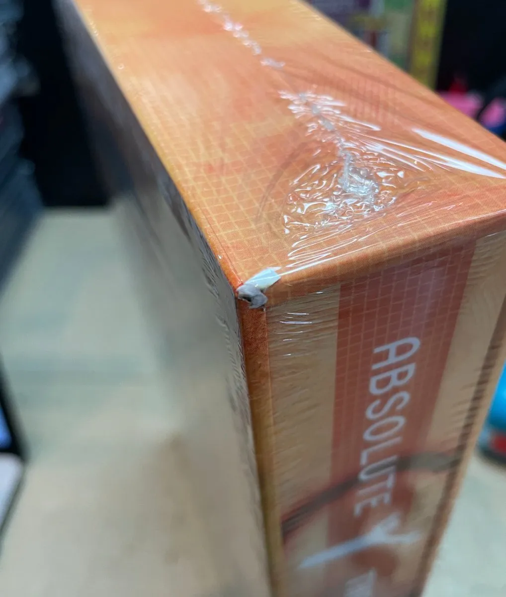 Absolute Y: The Last Man HC Vol 01 *OOP* (Small Defect)