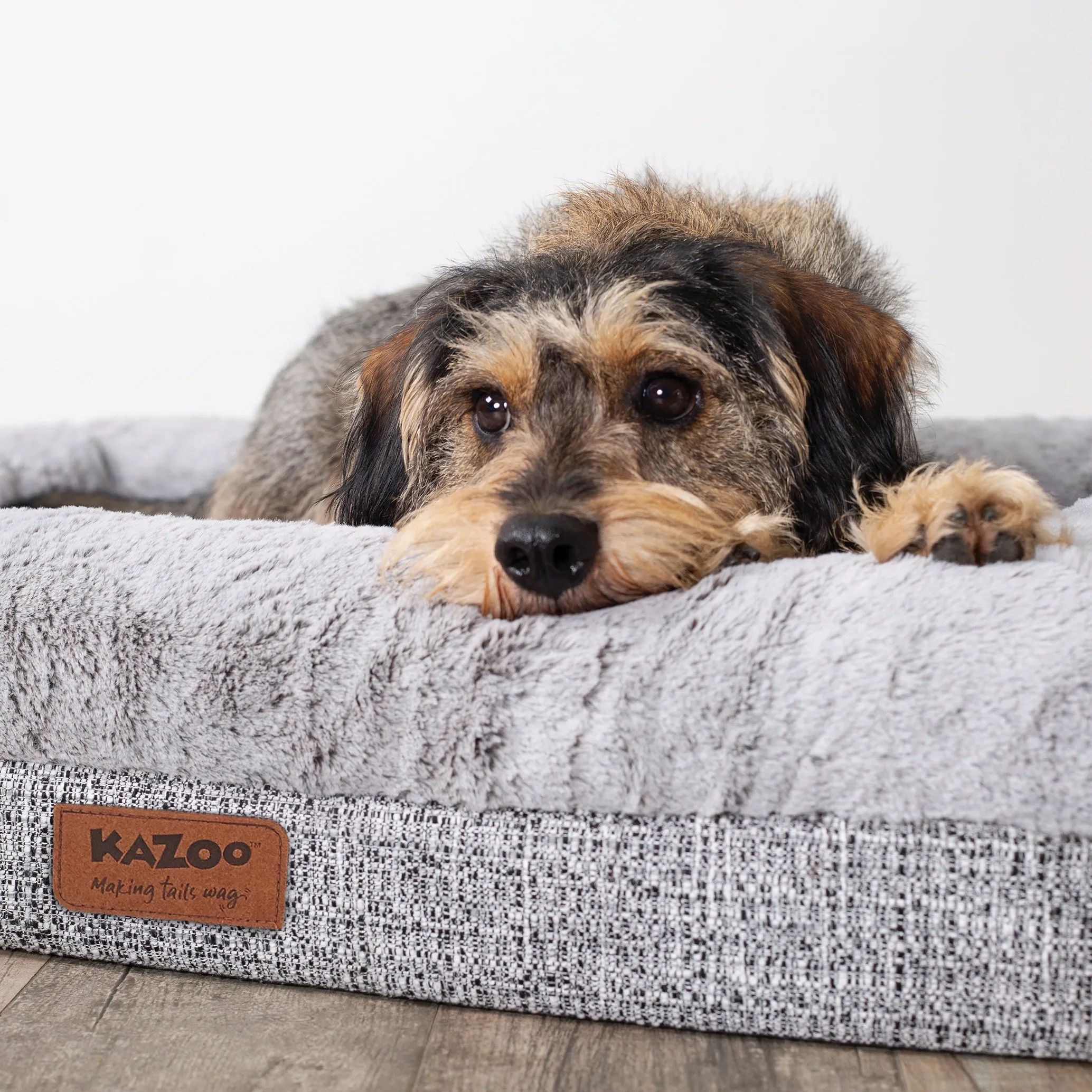 Kazoo Wombat Medium Plush Grey Dog Bed^^^